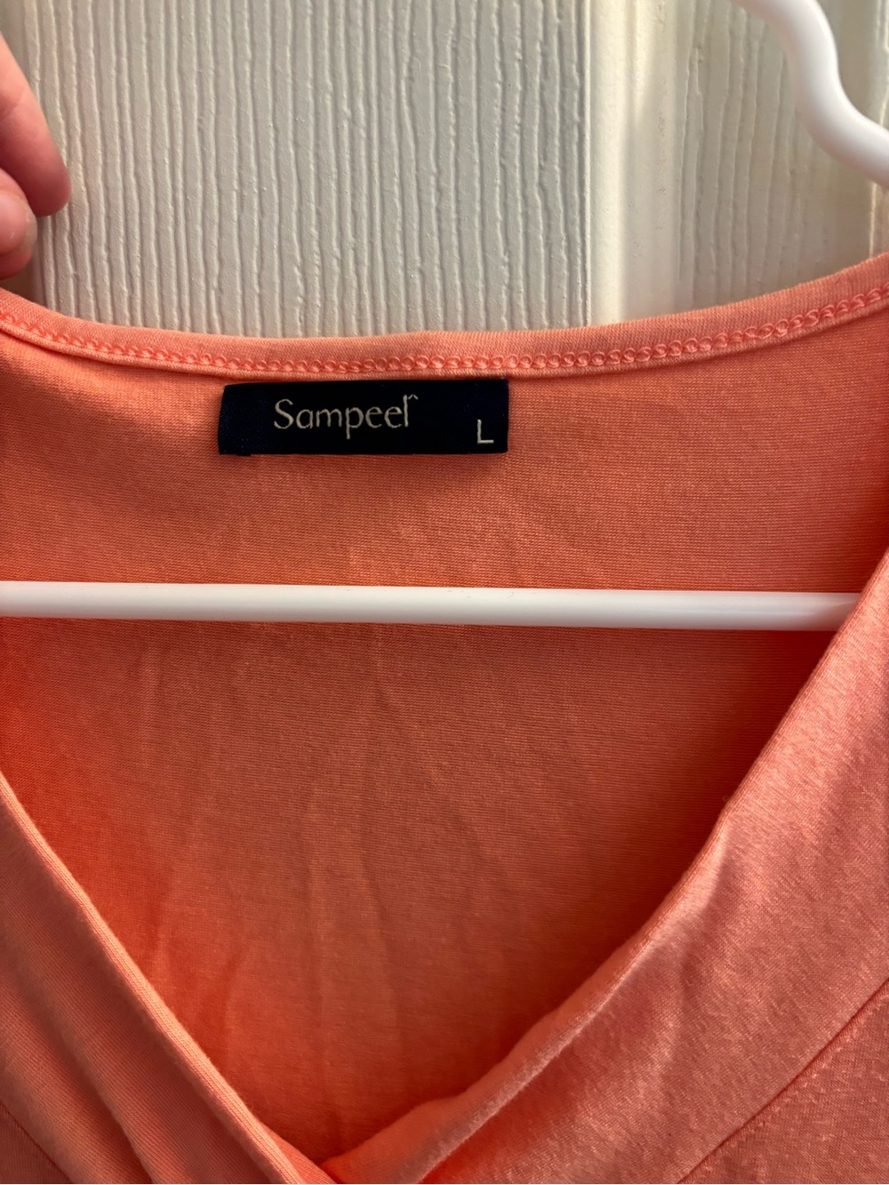 Sleeveless V-Neck Coral Tank Top L - Picture 5 of 6
